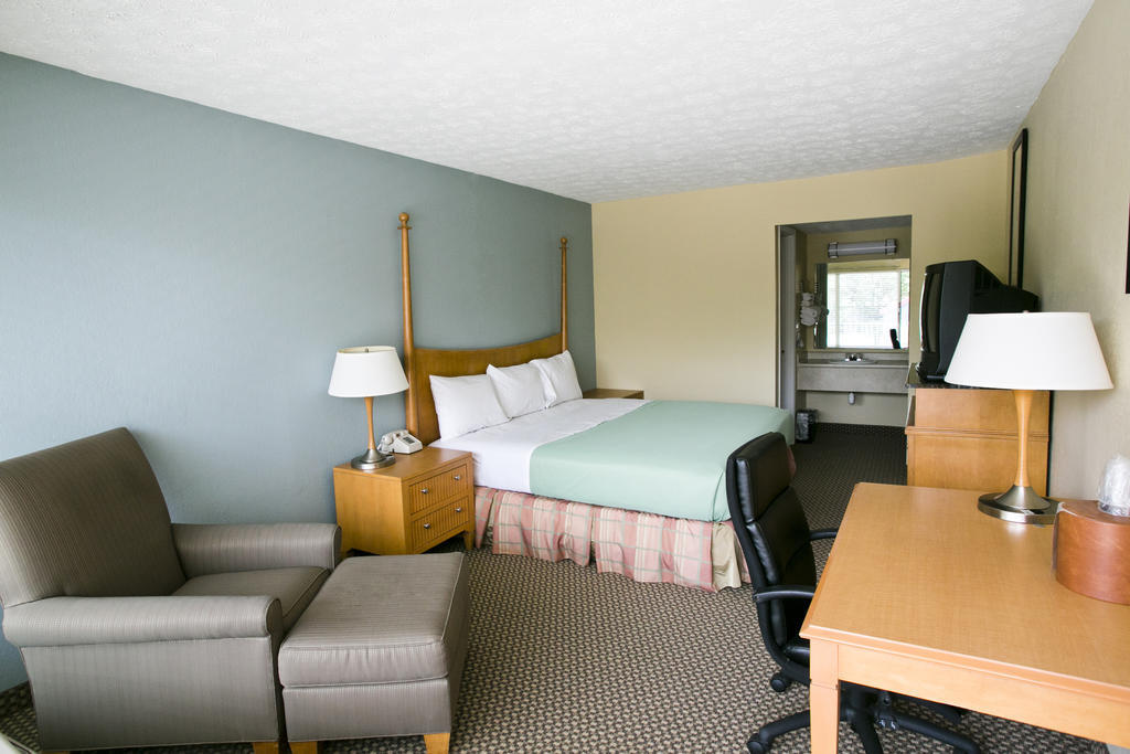 Star City Inn And Suites Grove City Oda fotoğraf